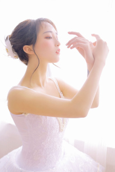 女生被男生掀裙子