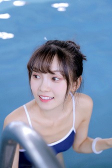 《年轻女教师3》电影